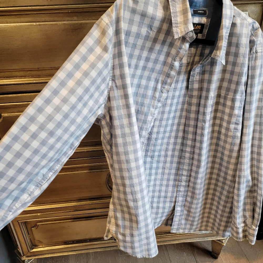 Lee XL Button-down - Picture 2 of 4